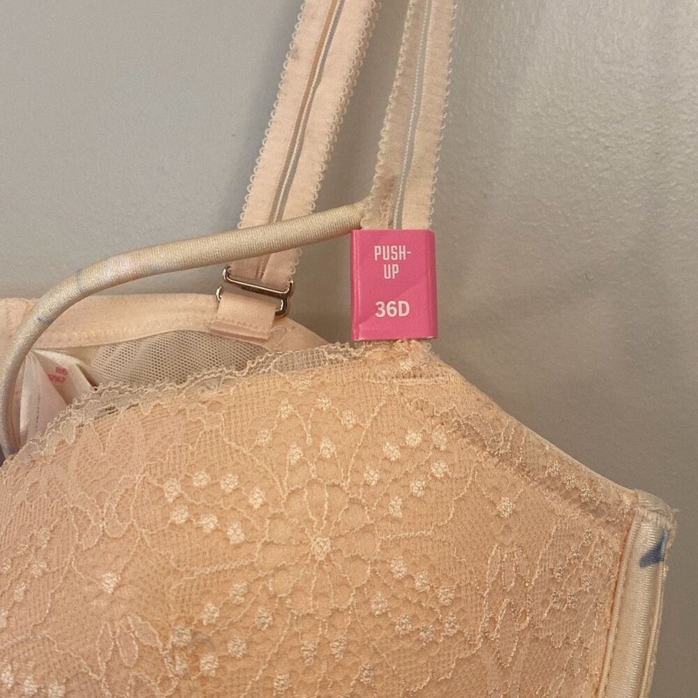 Victoria’s Secret push-up bra size 36D - Picture 3 of 9